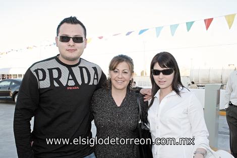 Clemente Ortueta Sáenz, Leticia Herrera de Lozano y Bárbara Lozano Herrera.