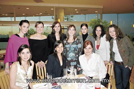 Aurora Gutiérrez de Valdés, Jaqui Montes, Claudia Flores, Mónica Alarcón de Cruz, Gaby Díaz de León de Obeso, Fabiola Mexsen, Mague Hernández de Mery, Lidia Martínez, Cecy Murra y Liliana Fernández.