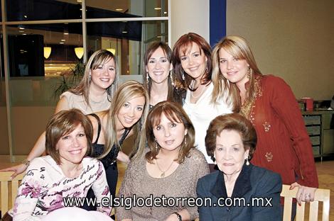 Adriana y Mariana Alarcón Dávalos, Mónica Alarcón de Cruz, Laura Dávalos de Allegre, Gaby del Bosque de Barrios, Gabriela Dávalos de Del Bosque, Chata Arriaga y Josefina R. de Dávalos.