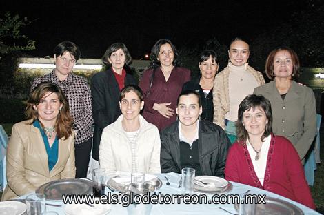 Marcela Díaz Flores de Amarante, Titina García Triana, Gaby de Longoria, Elvia y Valeria Correa, Emma Domínguez, Gaby Murra de Montaña, Gaby Granados de Díaz Flores y Cecilia Iduñate de Lara.