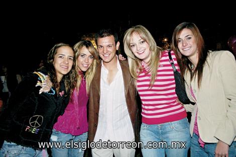 Alejandra Villalobos Zepeda, Gaby Villarreal Segura, Micky Cepeda Garza, Paty Villarreal Vargas y Neni Villarreal Fernández.