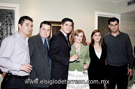 Juan Carrillo Cosío, Saúl Noyola Cosío, David González Morales, Brenda Noyola Cosío, Sara Carrillo de Cordero y David Cordero.