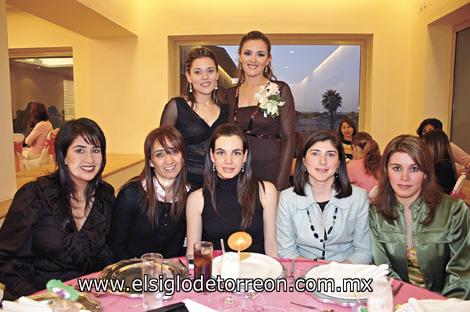 Mariela Ortiz de Gil, Gianela Ortiz Gámez, Laura y Bárbara Luévanos, Susy Estrada, Melisa Gámez y Pamela Fernández.