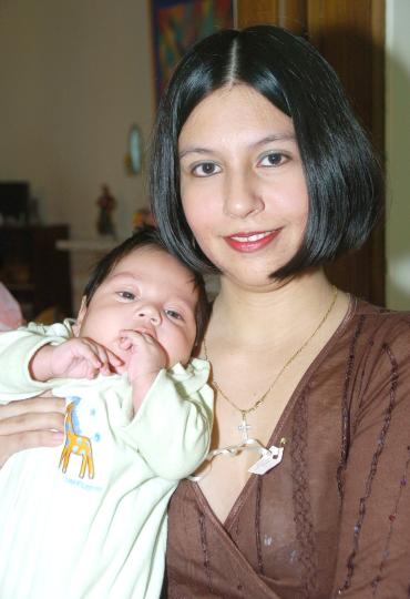 ni_26022006 
Martha de Fernández con su hijo Manuel Ricardo Fernández.