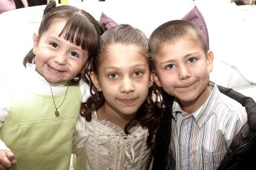 ni_28022006 
América Meza, Camila Delgado y Luis Mario Delgado.