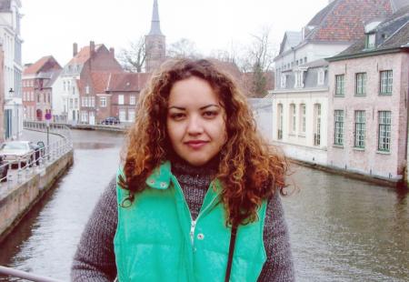 Deidereé Mier y Domínguez por las calles de Brujas, Bélgica.