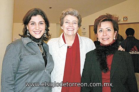 Disfrutando a la Camerata de Coahuila
Melissa Villarreal, Pilar M. de González y Dulce C. de Valencia