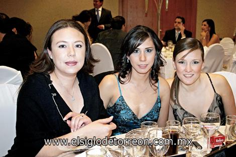 Alejandra Aguilera, Elena Siller y Arlette Maycotte.