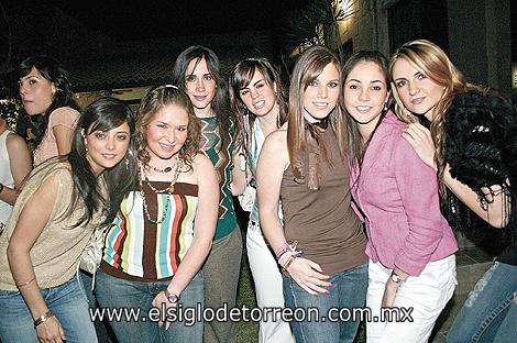 Eva Sofía Gurza, Ángela Navarro, Ana Sofía Rodríguez, Maritere Jiménez, Ana Villy Estrada, Dora Alicia Flores y Natalia Muñoz.