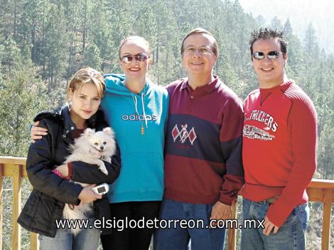 Lorena, Cecilia, Francisco y Antonio Murillo.