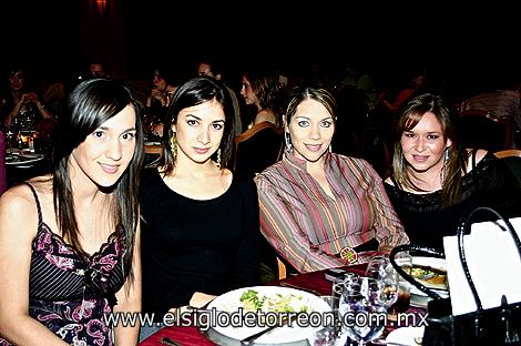 Paty Reyes, Laura Sánchez de Barrios, Belinda Nahle de Sánchez y Ángela Navarro.