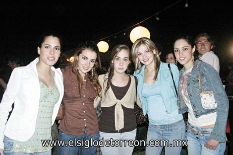 Mónica Garrido, Norma Suárez, Marytere Ramírez, Lucía Valdez y Jackie Jaik.