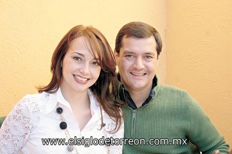 Erika y Javier Cantú.