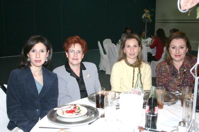 va_07032006 
Katia Batarse, Miriam de Batarse, Tania Batarse de Gil y Miriam Batarse de Pereyra.