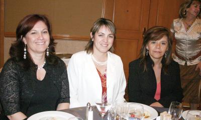 va_09032006 
Sara Pérez de De la O, Gaby de Milán y Cecilia González de Del Hoyo.