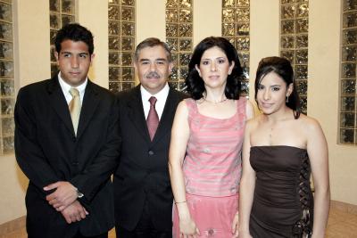 va_11032006 
Gerardo Rosas, Gerardo Rosas V., Cecilia de Rosas y Cristina Rosas.