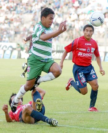 Para la segunda mitad, Veracruz se dio cuenta de la debilidad y poca ambición del conjunto albiverde y marcó la pauta, con llegadas desde el arranque del segundo periodo, aunque Mauricio Caranta hizo lo suyo para evitar daño.