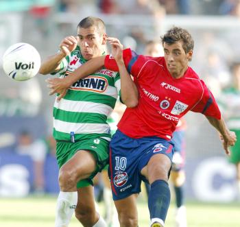 Duelo de coleros que presagiaba un pobre partido, sin embargo, se esperaba que ante el sotanero general los Guerreros levantaran y vieran llegar su primera victoria, pero Braulio Luna y Pablo Granoche se encargaron de aguar la posible fiesta con un par de goles que mataron todo ánimo en la escuadra lagunera, ahora comandada por Wilson Graniolatti.