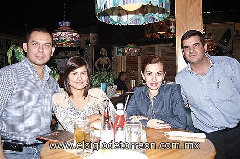 Alejandro y Paty Cabello y Anabel y Alfredo Murra.