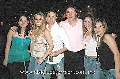 Anazul, Lizette, Manuel, Daniela, Daniela e Ileana.