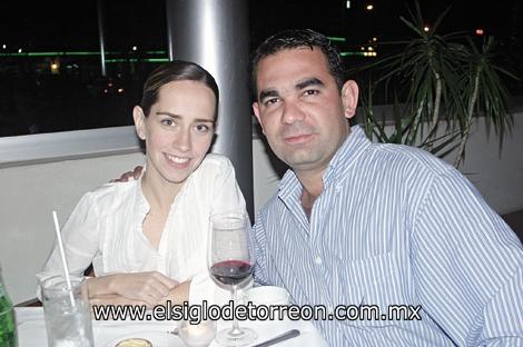 Lizette A. de Helguera y Ramón Helguera.