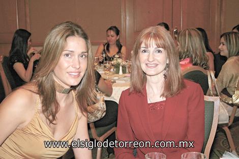 Deborah Salmón y Zoila Valdés de Muñoz.