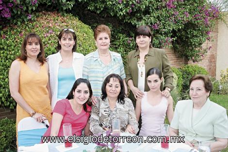 Lilia Llamas de Rangel, Margarita Cuerda de Llamas, María Fernanda Llamas Cuerda, Asunción Martínez de Cuerda, Lilia y Consuelo Llamas, Lilia Sotomayor de Aguilar y Laura Llamas.