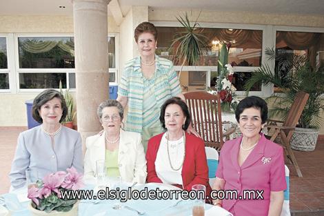 Rosario de González, María Rosa B. de Bremer, Chelo Arias de Gómez Palacio, Marilú Finck de Anaya y Lilia Sotomayor de Aguilar.