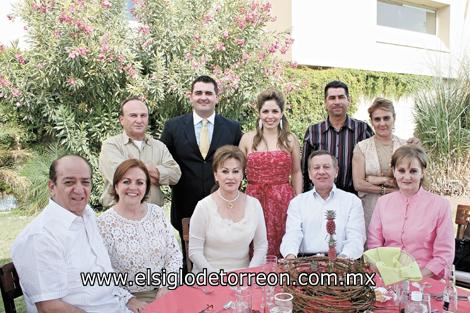 Samir Mexsen, Any L de Mexsen, Magaly Gámez, Arturo Gilio, Bertha Gámez, Carlos Díaz, Sergio Necochea, Alejandra Sánchez de Necochea, Luis Gámez y Pilar G. de Díaz.