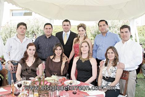 Benjamín y Gaby Díaz, César y Ana Sofía de la Garza, Sergio y Brenda Necochea, Juan Carlos y Ana Cristina Meléndez y Javier y Lucero Callarga.