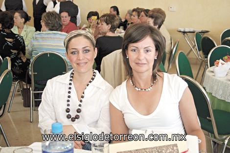 Eloisa Artigas de González y Laura Fernández de Cordoba.