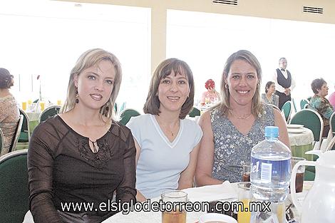 Bety Nieto de Martínez, Laura Sánchez y Rosy Arizpe de Cabello.