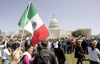 El más multitudinario de los actos convocados para fue el de Detroit, en Michigan, donde miles de personas se manifestaron en el centro de la ciudad, con banderas mexicanas y estadounidenses, para exigir al Senado estadounidense que apruebe una legislación justa.