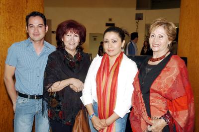 va_26032006 
Antonio Ramírez, Rosario de Ramos, Alejandra Dávila y Lulú Villarreal.