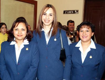 va_29032006 
Adriana Badillo Polendo, Nuria Calzada Madera y María Elena Amador González.