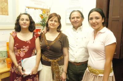 va_31032006 
Rosy Gordillo, Estela Espada, Santiago Muñoz y Rosa Rodríguez.