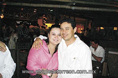 Claudia Villalobos de Pedroza y Fernando Pedroza.