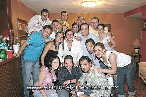 Ambientada fiesta
Luis David Villalobos junto a su grupo de amigos festejando su cumpleaños.