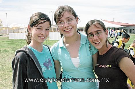 Rosy Chapa, Coco Guajardo y Ale del Bosque.