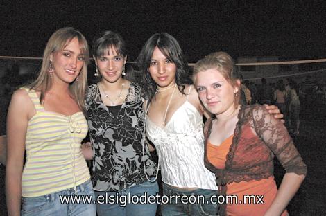 Ale, Josie, Ivonne y Velia.