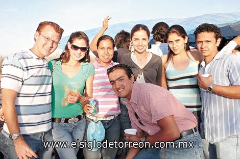 José A. Chong, Yadira Pacheco, Martha Valenzuela, Brenda Baños, Claudia Lozano, Rodrigo Vera y Julio Hernández.