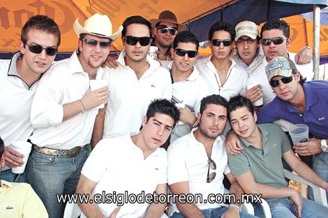 Roberto Villarreal, Carlos García, Iván Ortiz, Beto Díaz, Ale del Bosque,  Pepe Juan Marcos, Poncho Campa, Macaco, Esteban Marcos, Alejandro Diez y Víctor Setién.