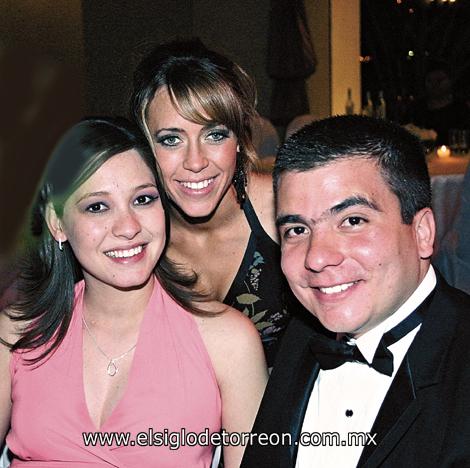 Susana Garza de del Bosque, Gaby Villarreal Segura y José Lorenzo del Bosque.