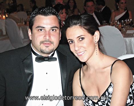 Alberto Villalobos y Lorea González.