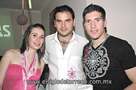 Claudia Martínez Filizola, Raúl Albéniz y Alejandro Martínez Filizola.