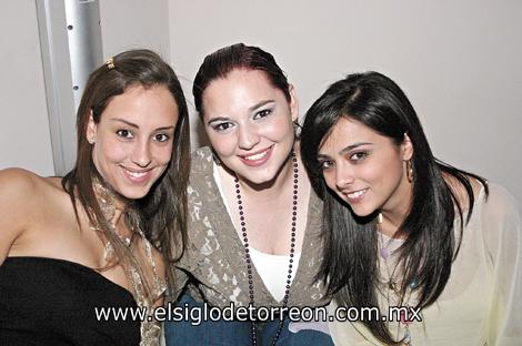 Tessy Cantú, Toni Russek y Eva Sofía Gurza.