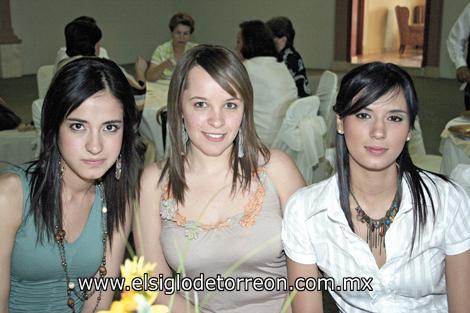 Nury Ramírez, Ale Reed y Daniela Magaña.