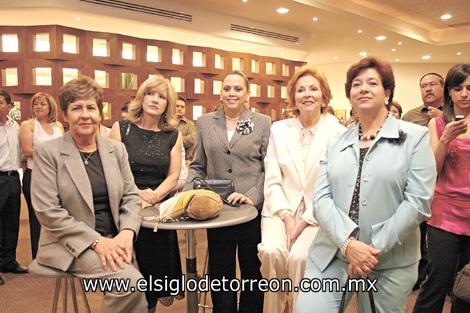 Ana Mary Fernández, Alicia de la Rosa, Chayito Morales, Olga Gallegos y Nancy G. Kuri.