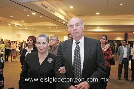 Gaby Cofiño de Murra y Oscar Murra Marcos.