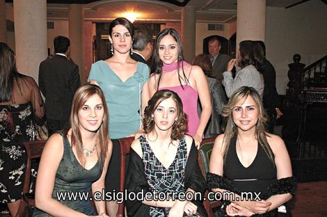 Ana Cecy Sánchez, Usua Belausteguigoitia de Martínez, Sambra Zavala de Sandoval, Elena Sáenz y Meche Orozco.